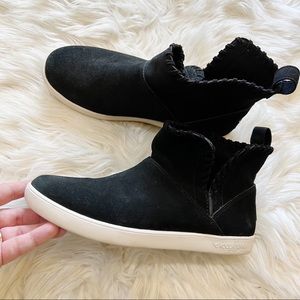 Koolaburra by Ugg KB1092578 Black Suede Slip On Booties Women’s Size 7